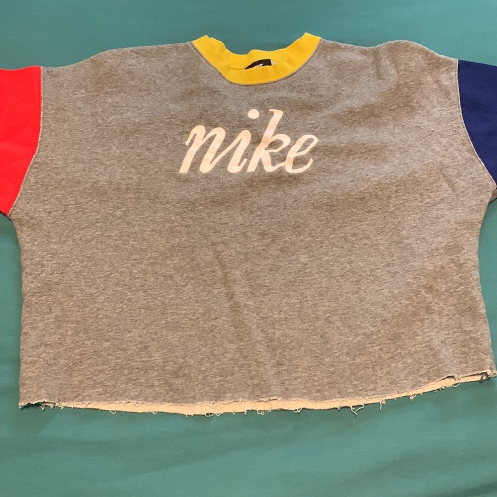 Nike Color Block Cropped CrewNeck Sweatshirt Size Small - Picture 6 of 6